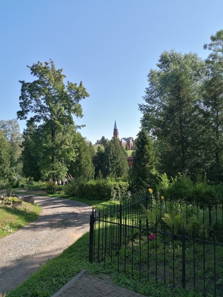 16 Vaade kalmistult Pauluse kirikule. Eve pilt